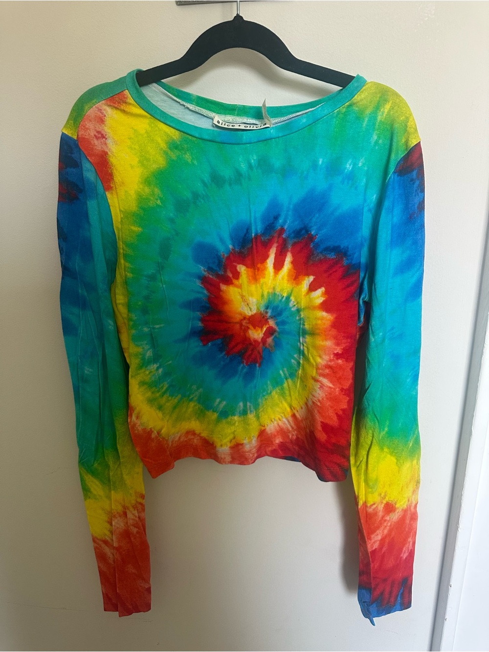 Alice + Olivia Tie-Dye Spiral Long Sleeve Crop Top - Multicolor